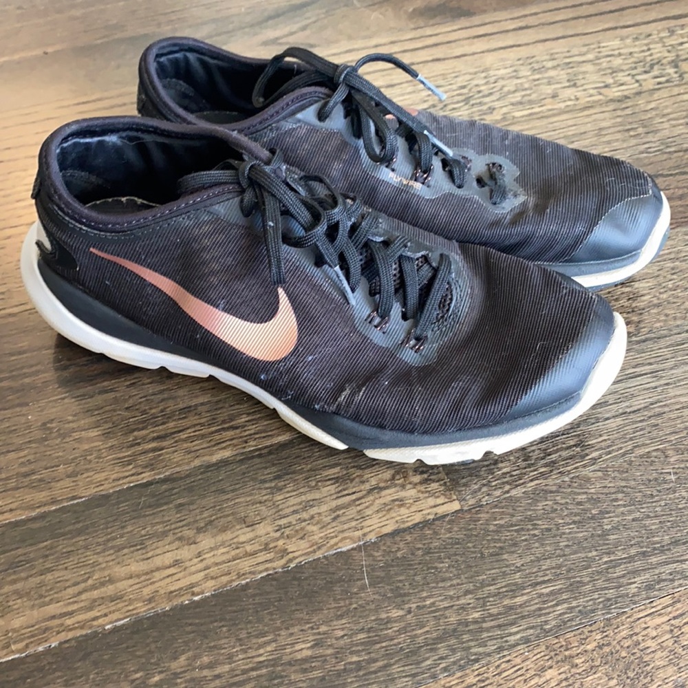 Nike Training Rose Gold & Black Flex Supreme TR4 9
